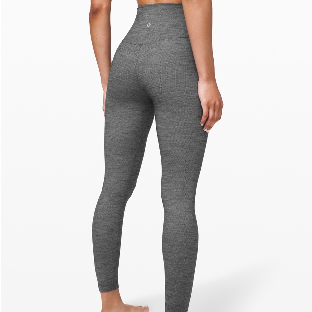 Lululemon’s Align Pant 25” leggings - Picture 3 of 6